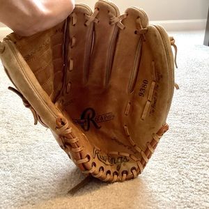 VINTAGE RAWLINGS BASEBALL GLOVE/MIT ALL LEATHER GLOVE AND STITCHING